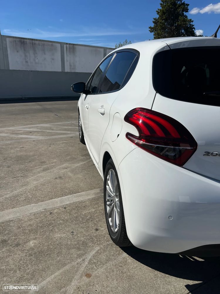 Peugeot 208 1.2 PureTech Style - 6