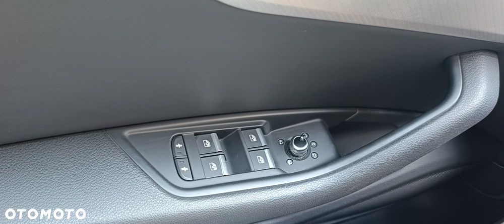 Audi A4 Avant 2.0 TFSI ultra S tronic design - 11