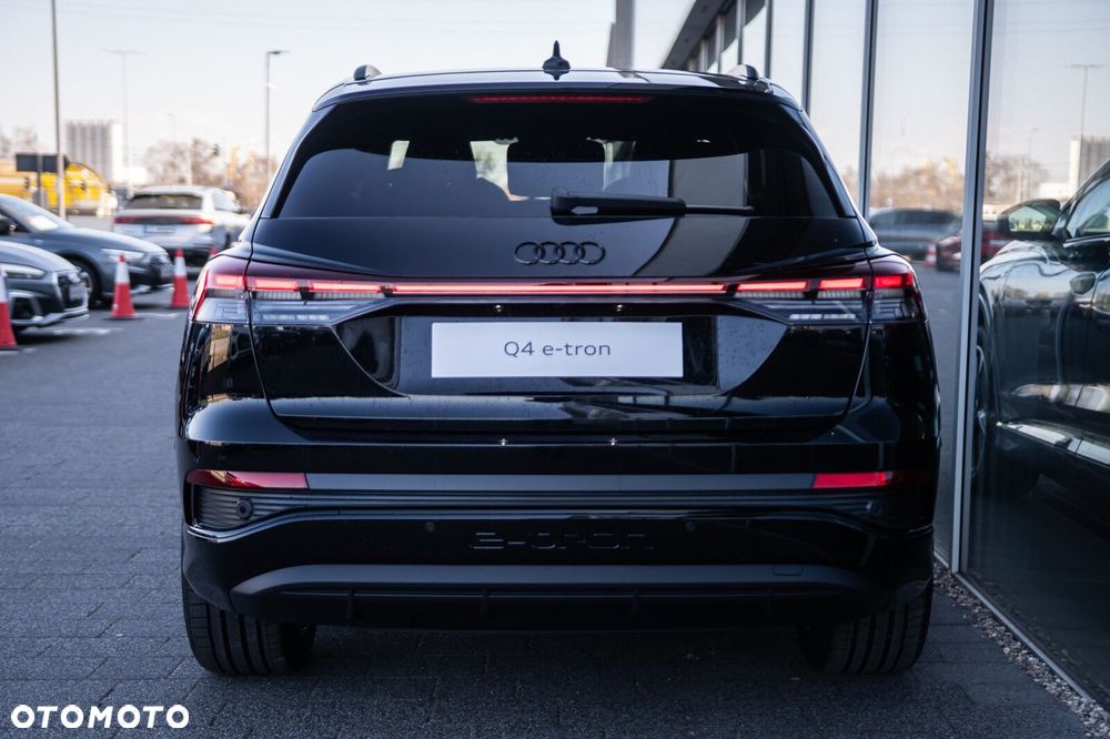 Audi Q4 e-tron - 4