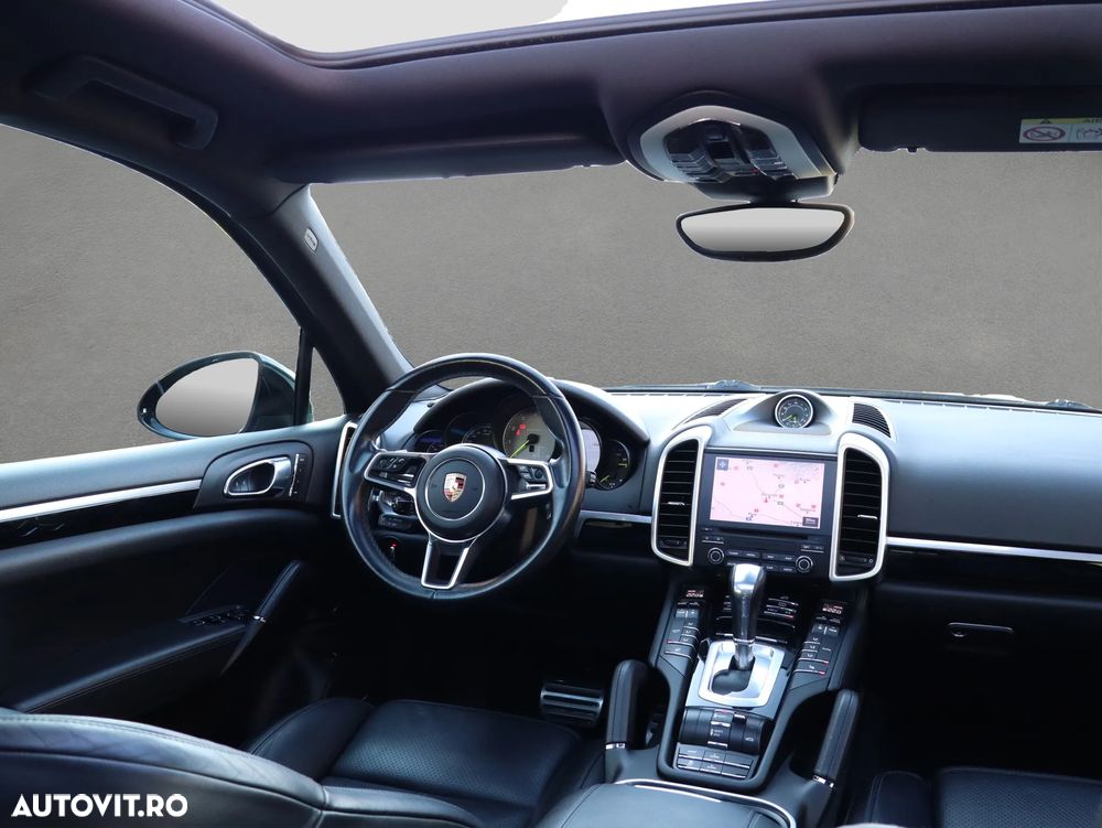 Porsche Cayenne Hybrid 3.0 L S E - 18