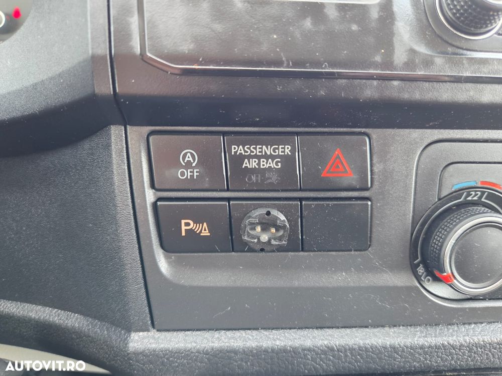 Volkswagen Transporter Business Line 204CP - 31