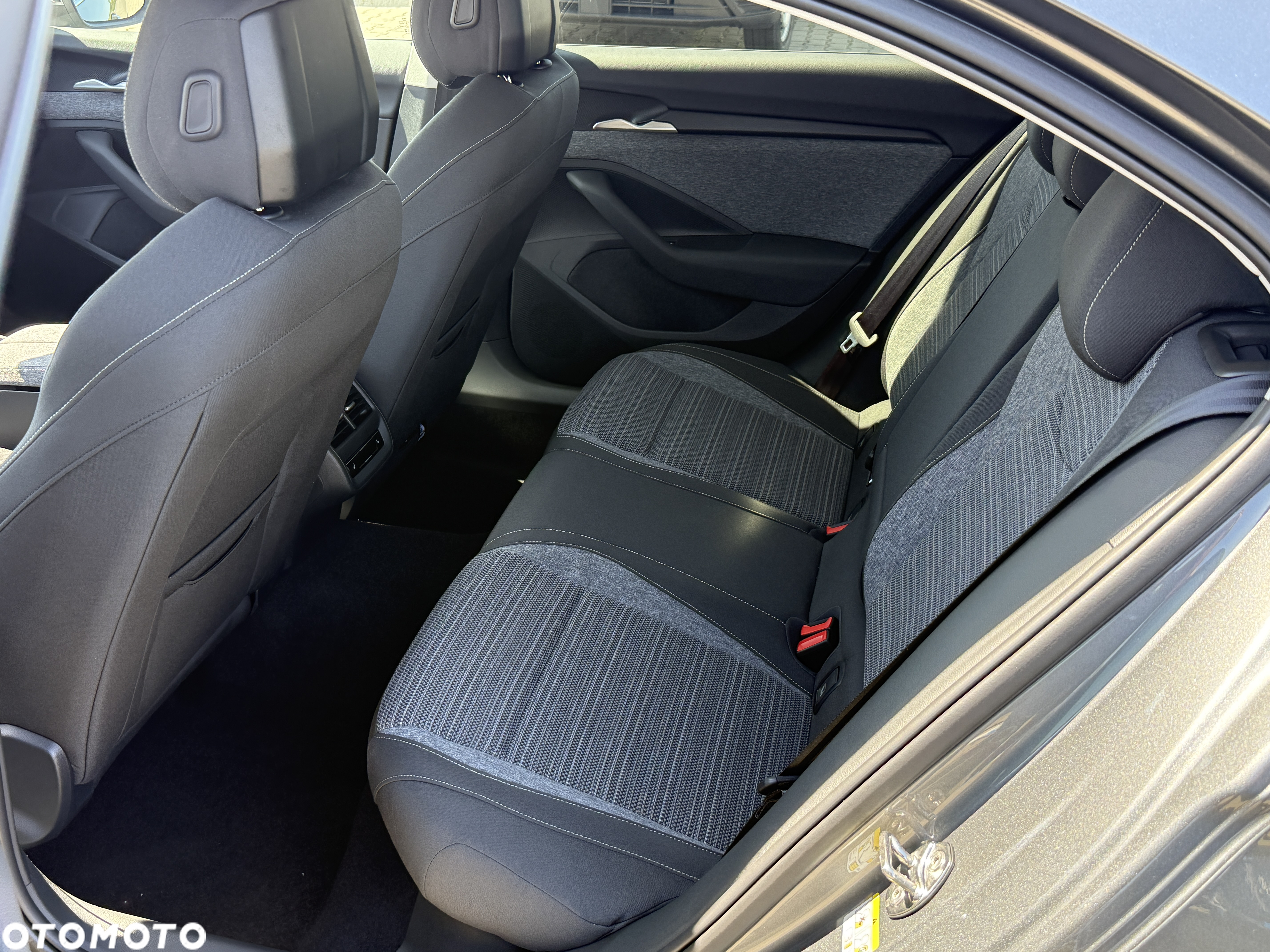 Skoda Superb 2.0 TSI Selection DSG - 12