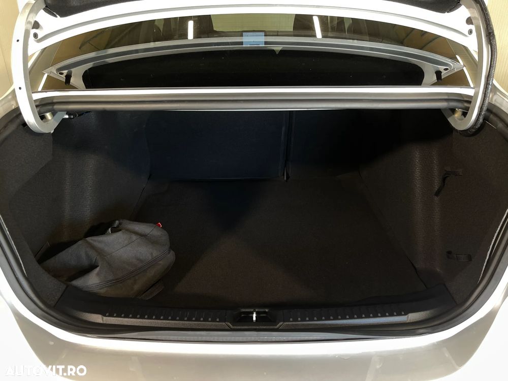 Ford Focus 1.0 EcoBoost Trend Edition - 13