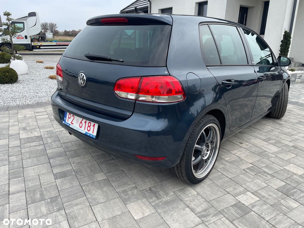 Volkswagen Golf 1.6 TDI DPF Highline - 18