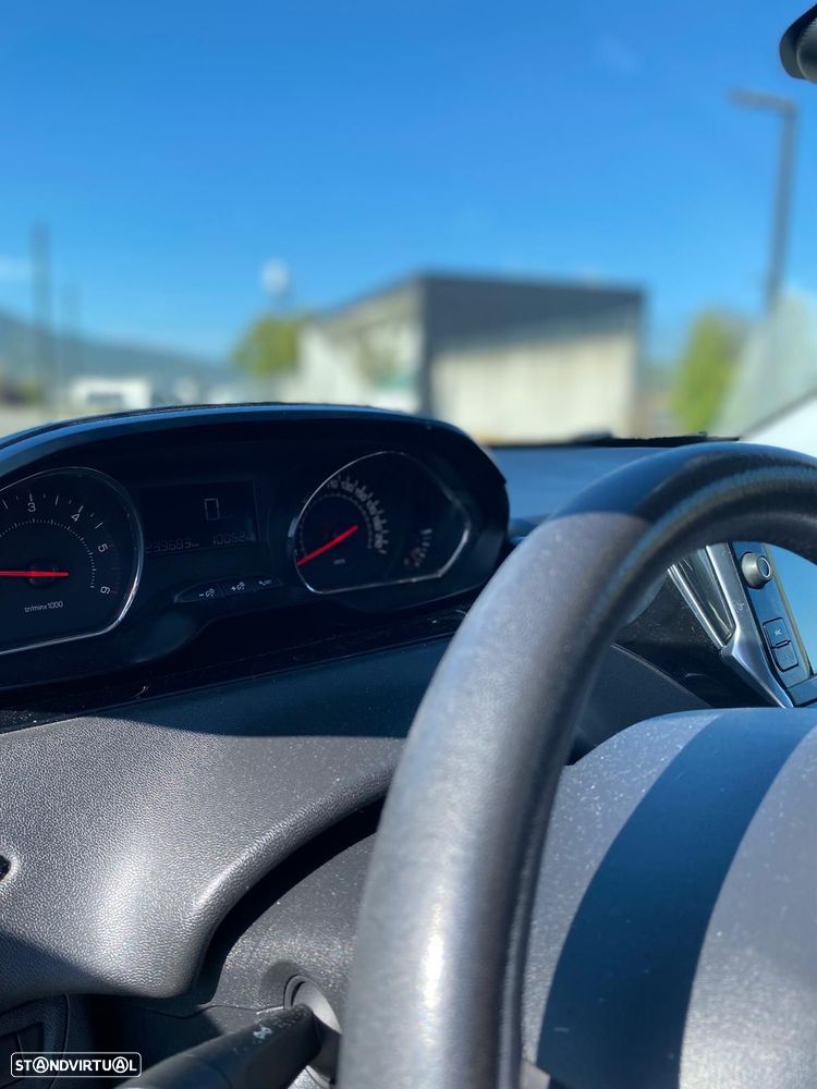 Peugeot 208 1.4 HDi - 15