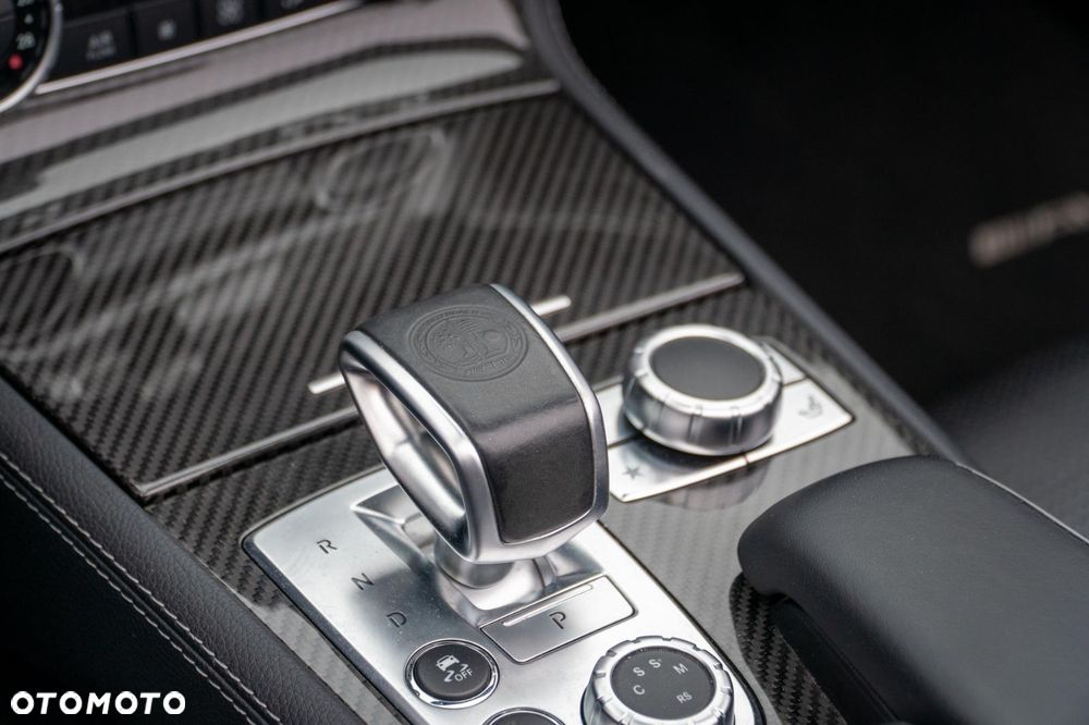 Mercedes-Benz SL 63 AMG - 27