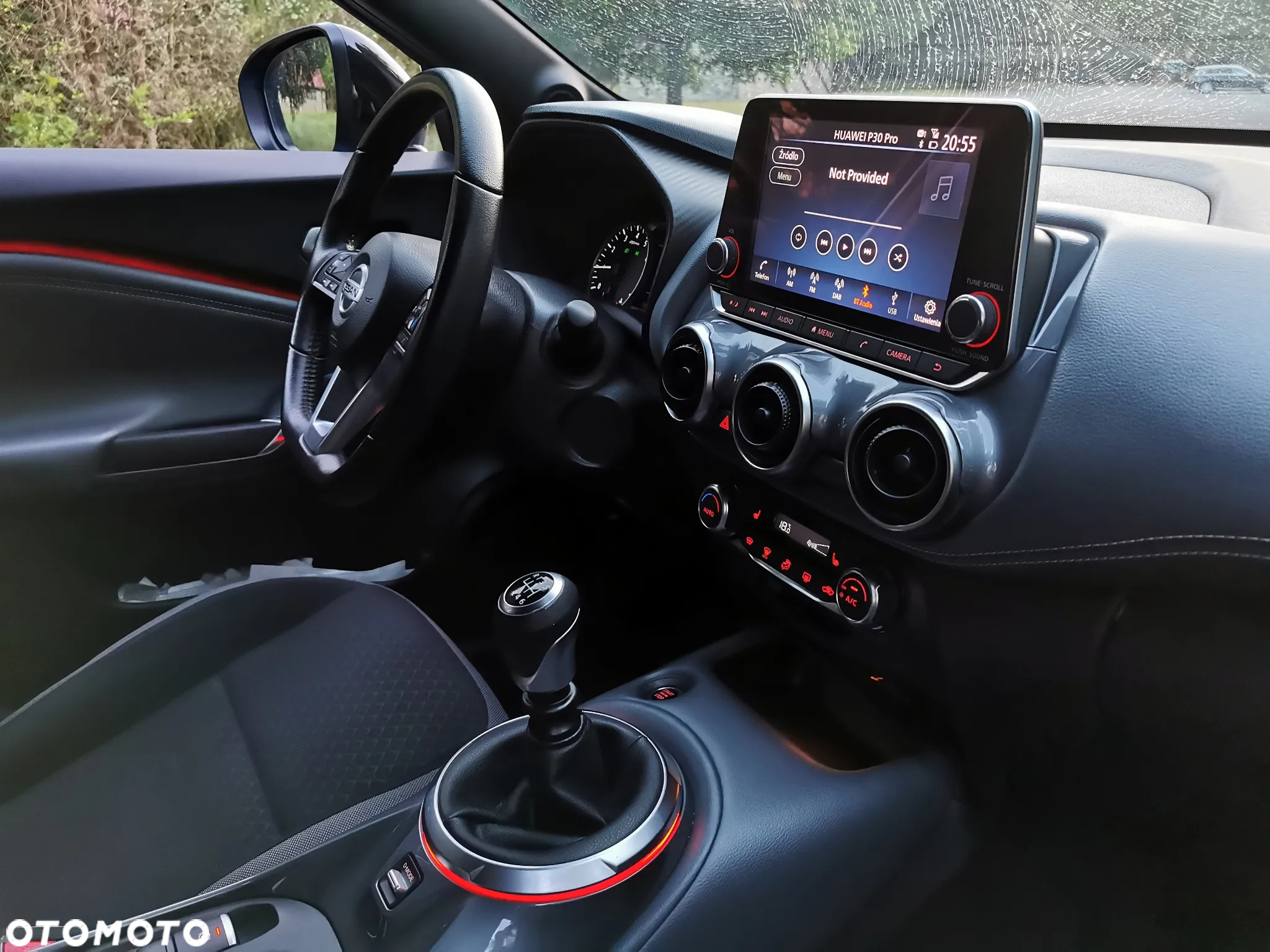 Nissan Juke 1.0 DIG-T N-Connecta - 23