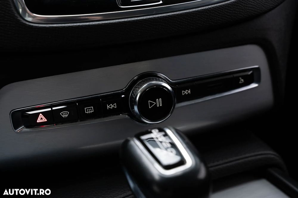 Volvo XC 90 D5 AWD Geartronic Momentum - 20