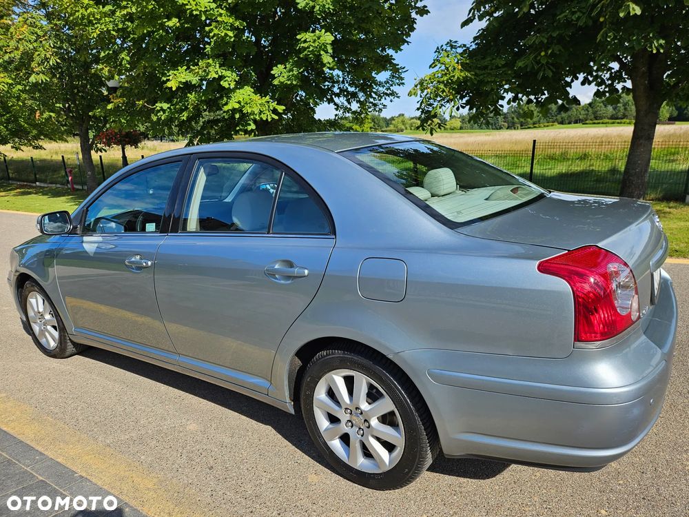 Toyota Avensis 2.0 D-4D Sol - 30