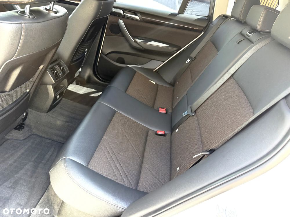 BMW X3 sDrive18d xLine - 23