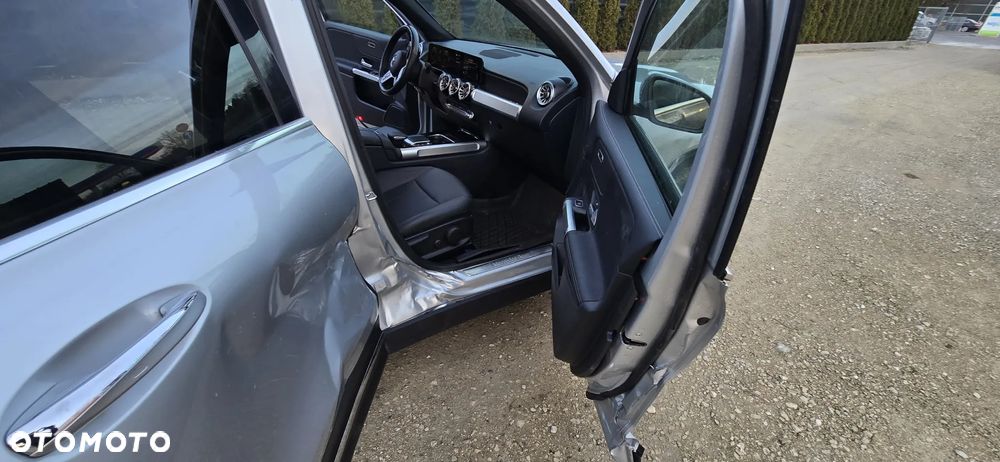 Mercedes-Benz GLB 250 4Matic 8G-DCT - 17