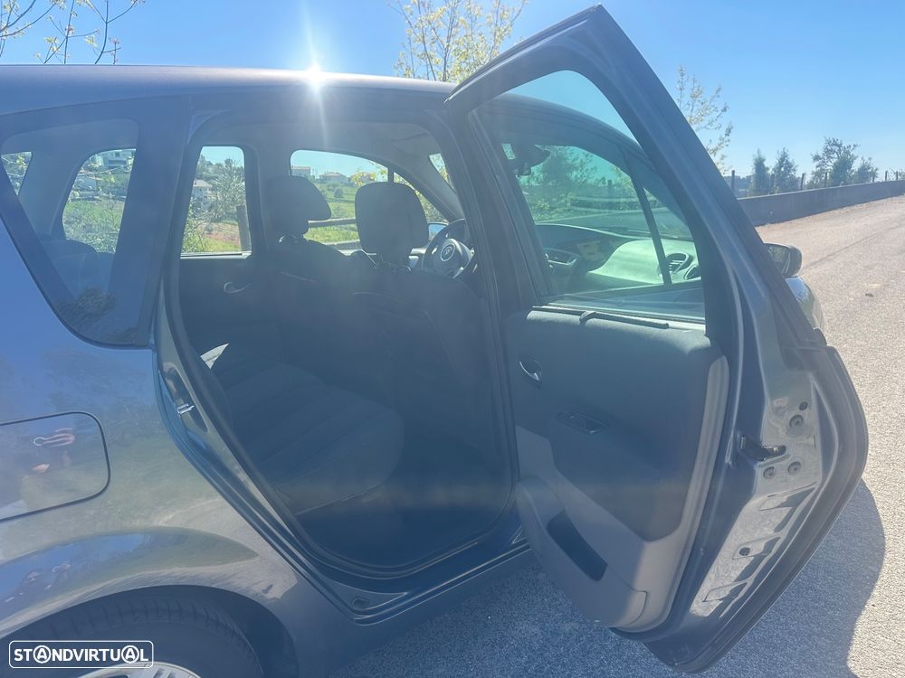 Renault Scénic - 15