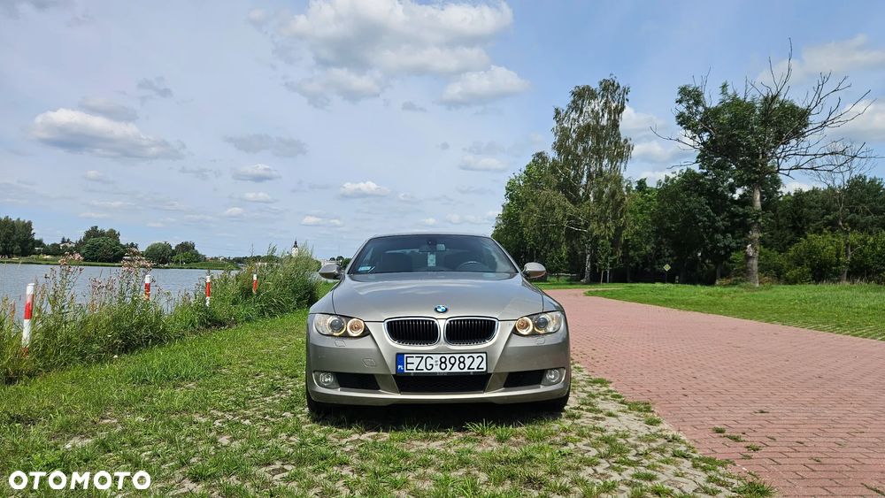 BMW Seria 3 320i - 4