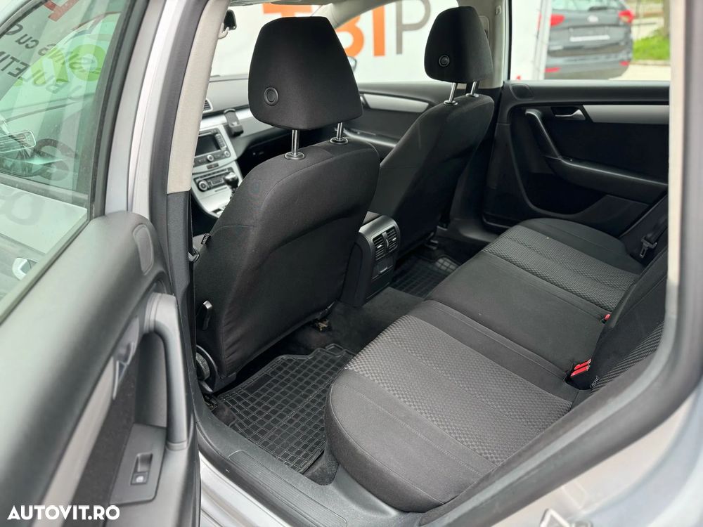 Volkswagen Passat Variant 1.6 TDI BlueMotion Technology Comfortline - 24