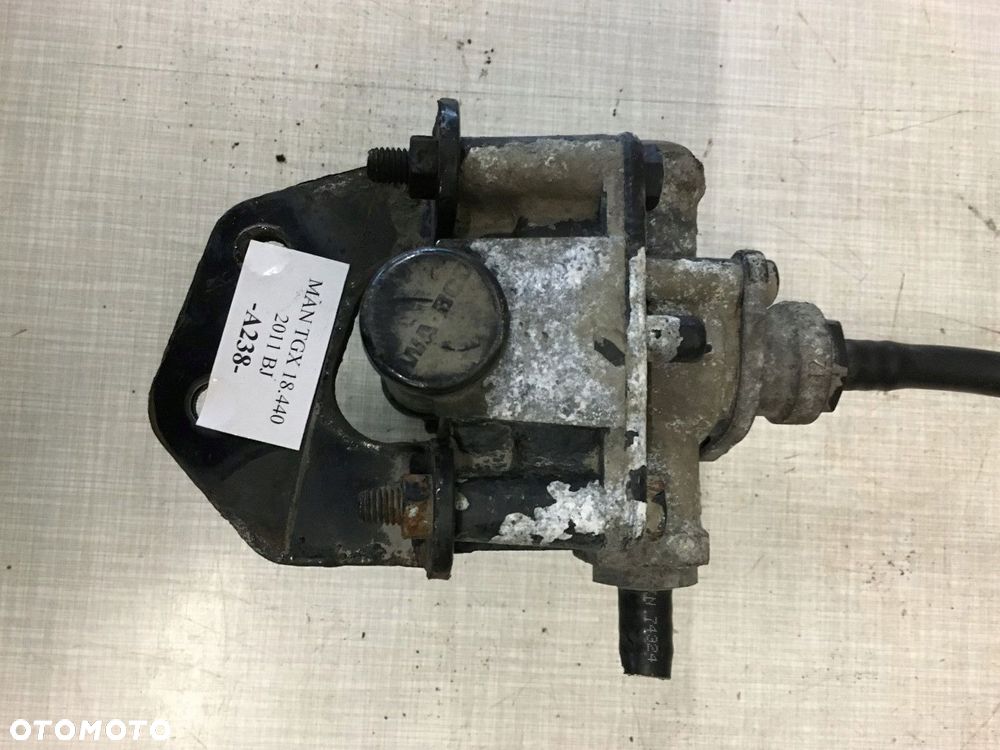 zawór powietrza man tgx tgs tga 81521166089 - 8
