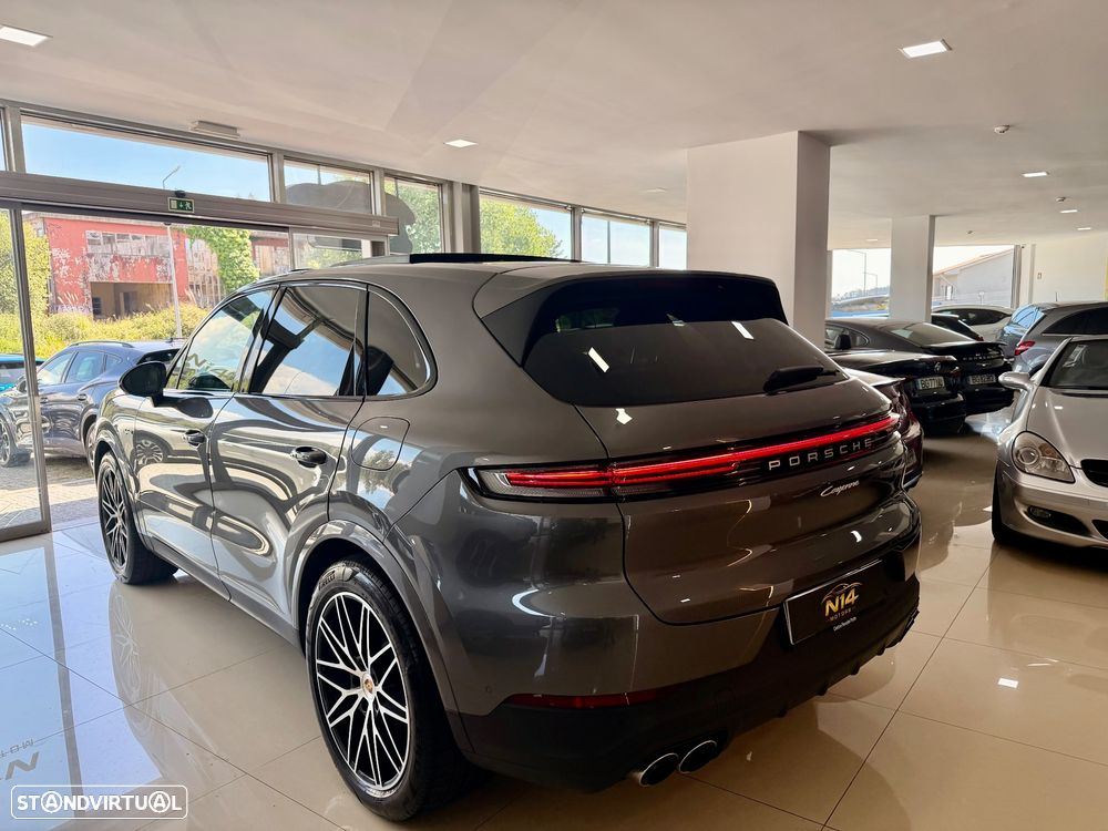 Porsche Cayenne - 26