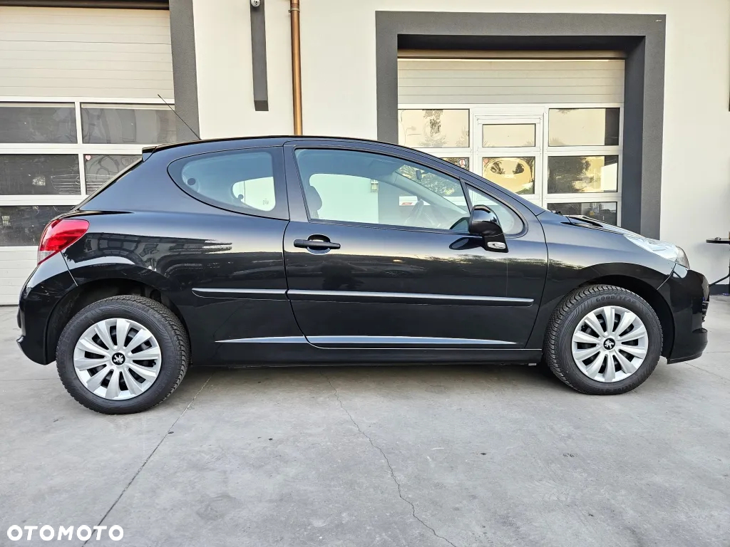 Peugeot 207 - 8