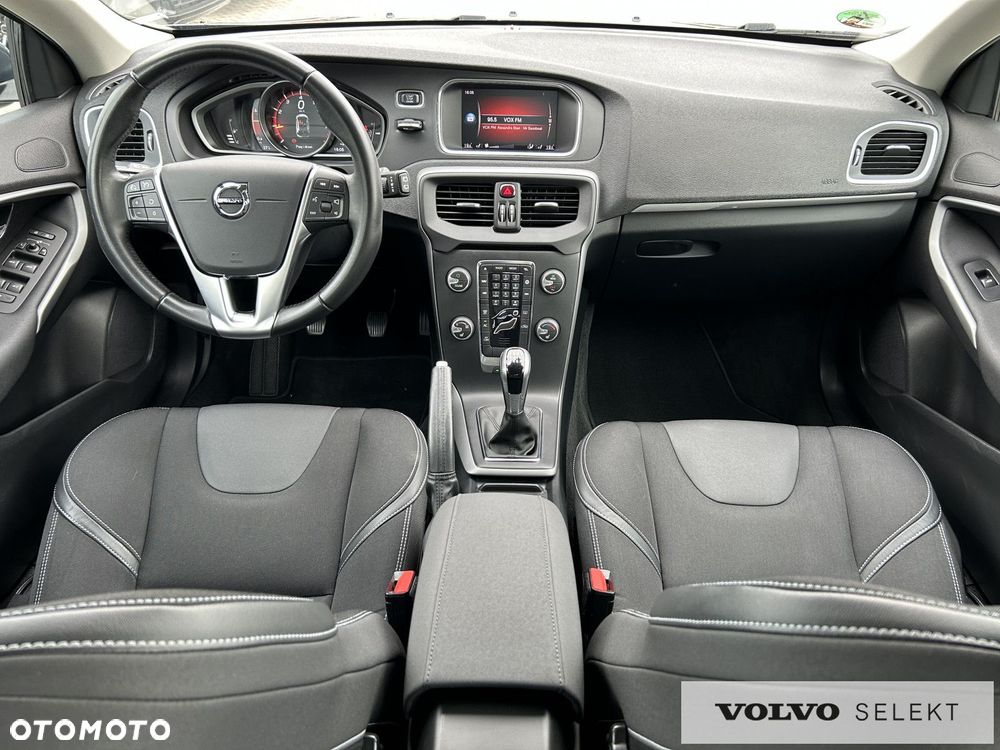 Volvo V40 - 23
