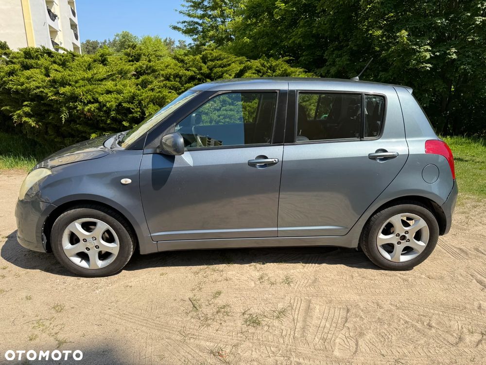 Suzuki Swift - 4