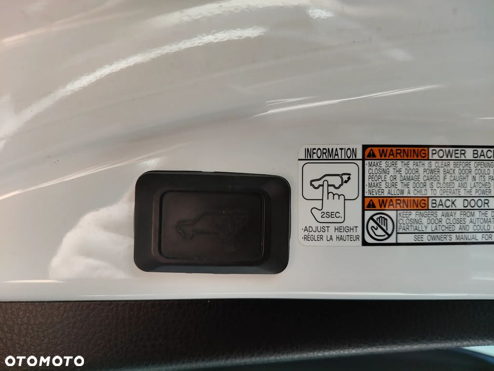 Toyota RAV4 2.5 4x2 Hybrid Team Deutschland - 17