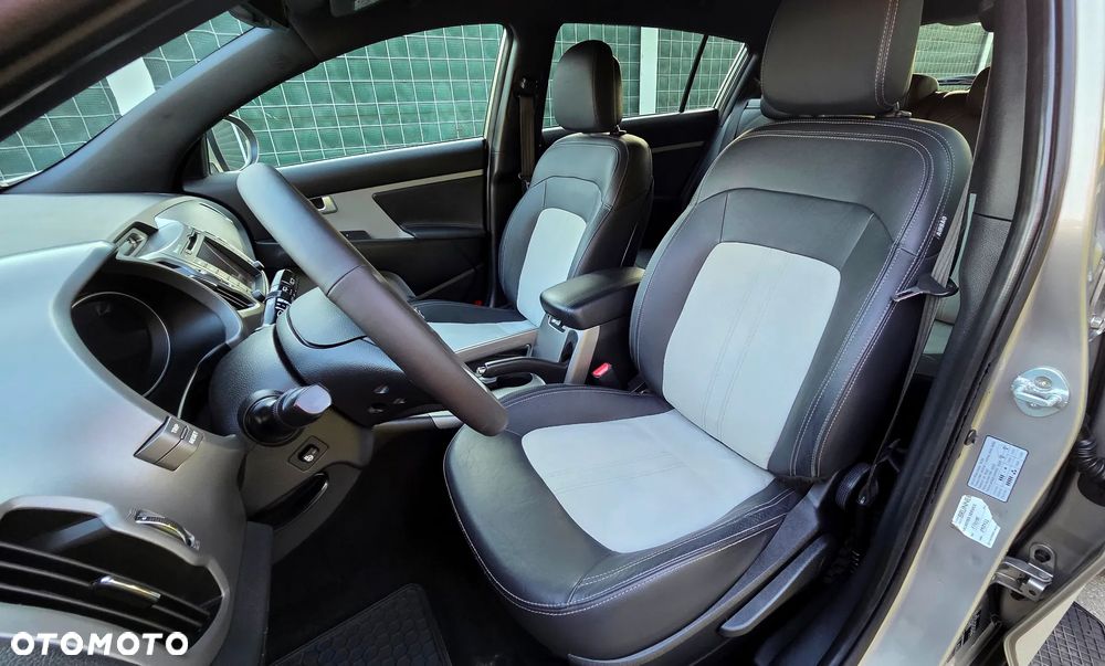 Kia Sportage 2.0 CRDI XL - 34