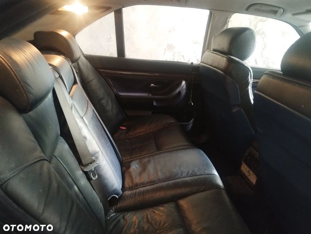 BMW Seria 7 750i - 4