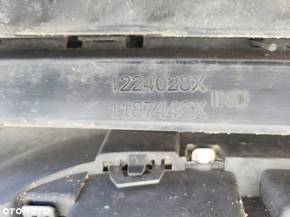 Grill atrapa Peugeot 2008 - 9