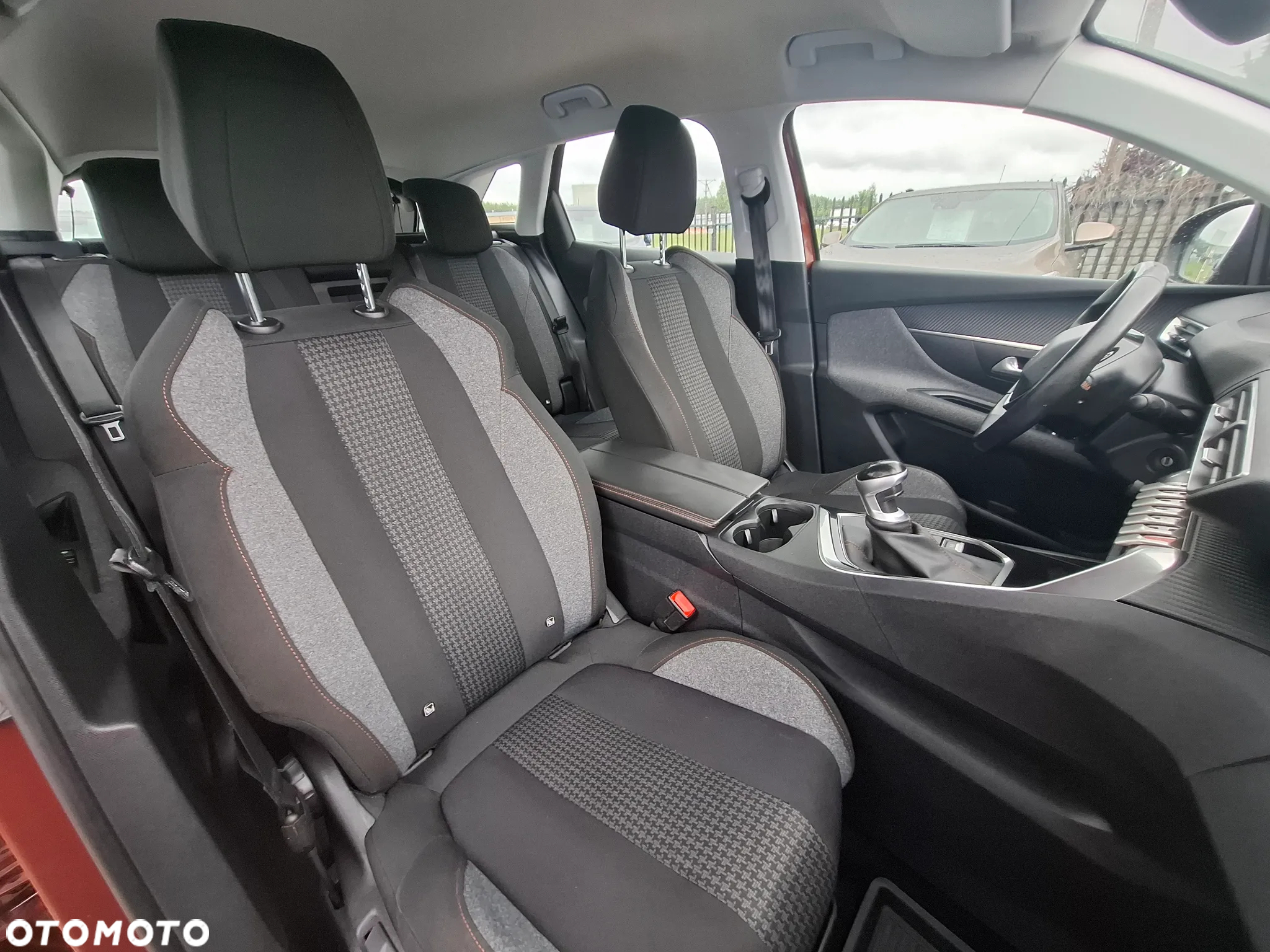 Peugeot 3008 1.2 PureTech Allure - 23
