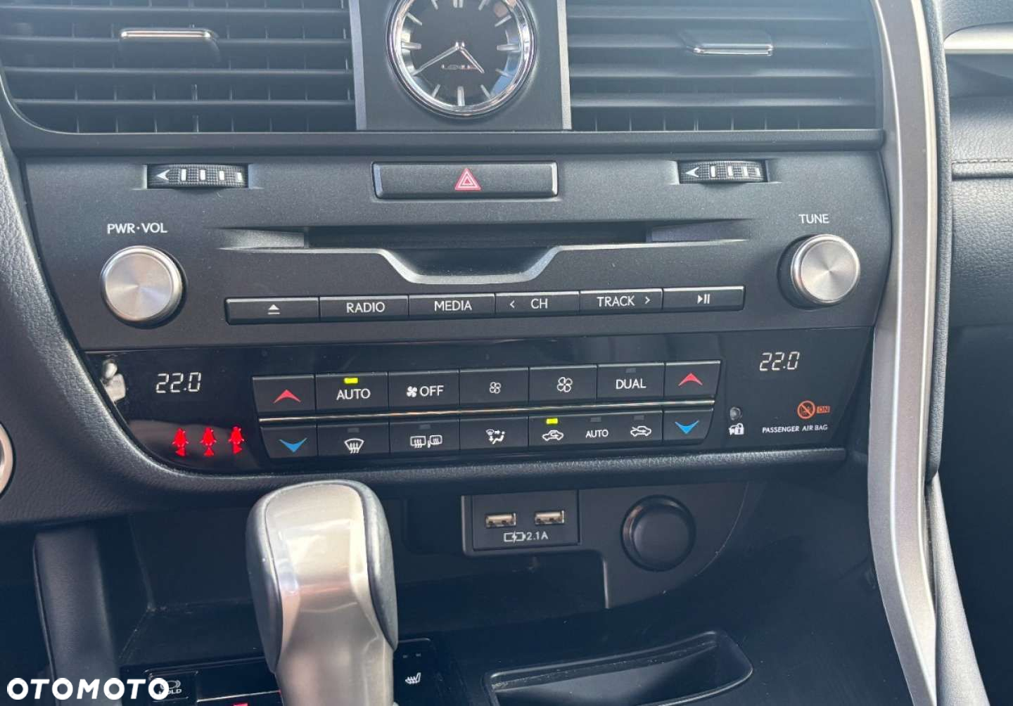 Lexus RX - 21