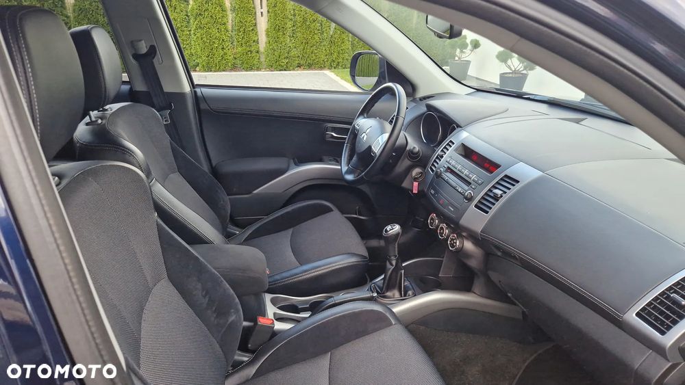 Mitsubishi Outlander 2.0 Intense 2WD - 13