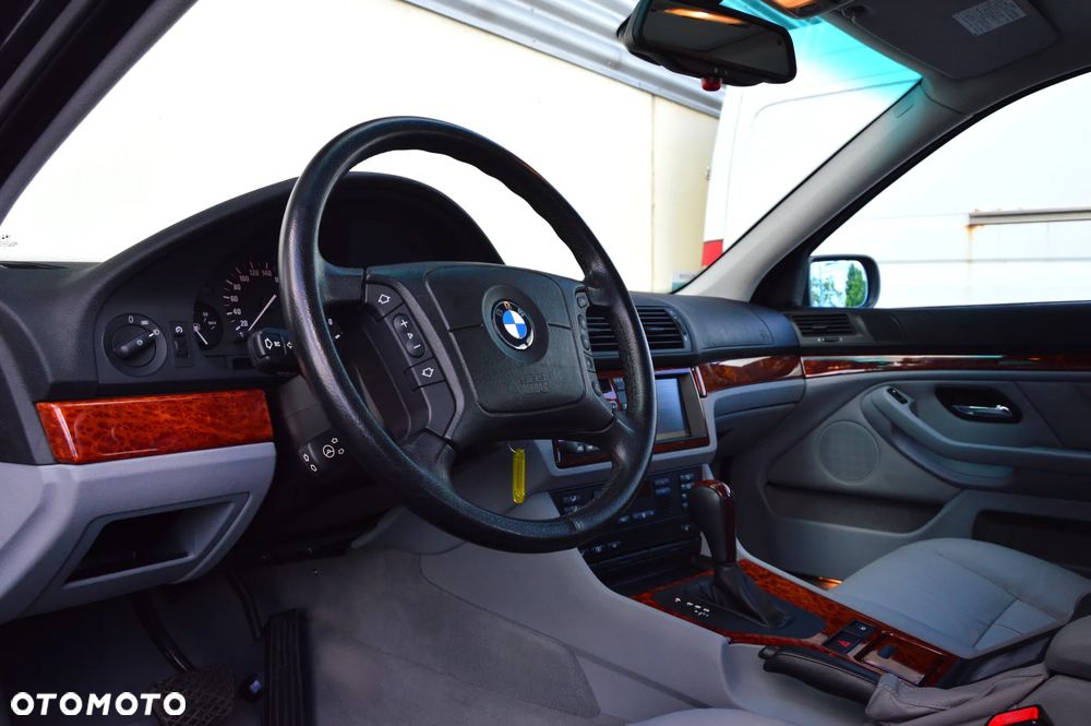 BMW Seria 5 - 15