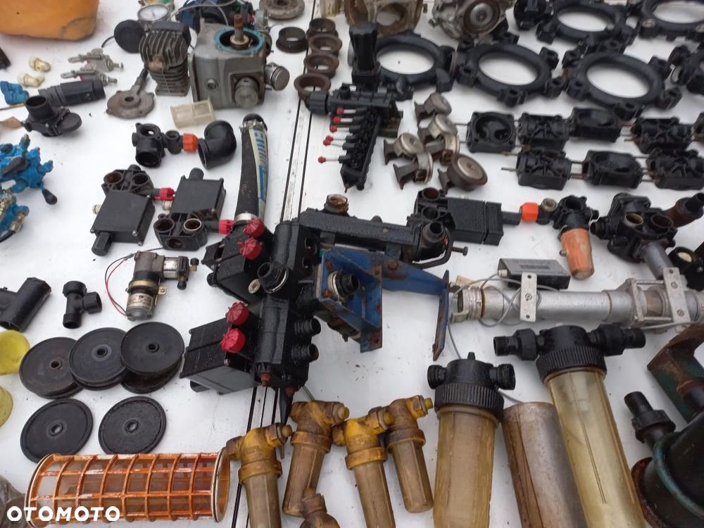 Części do opryskiwacza CARUELLE ARCA OLIMPIA  250 kolektor tłoczny,tłoczący pompy,750420,elektrozawór.rozdzielacz, pompa,obudowa,reduktor,zawór,odstojnik.ANNOVI REVERBERI AR MEDIA,HARDI - 6