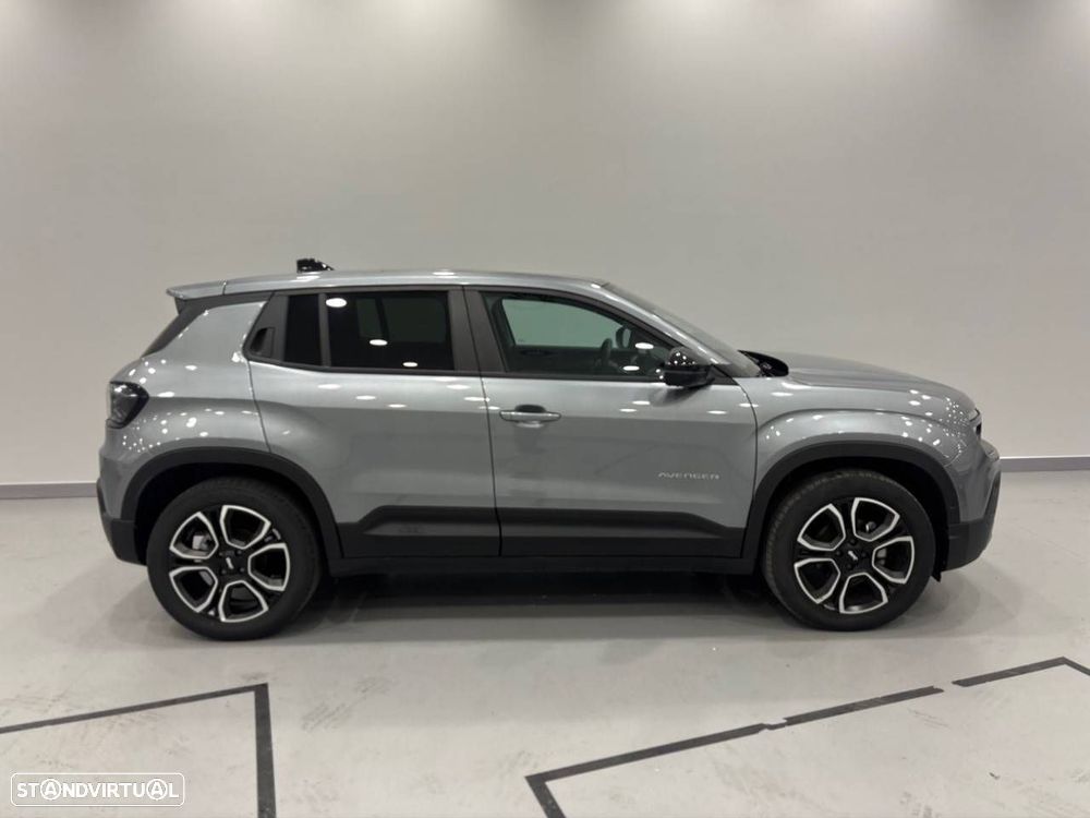 Jeep Avenger 1.2 GSE T3 Altitude - 4