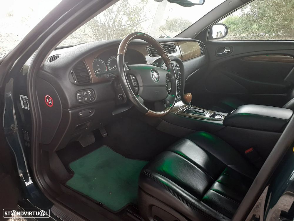 Jaguar S-Type 2.5 V6 Executive - 5