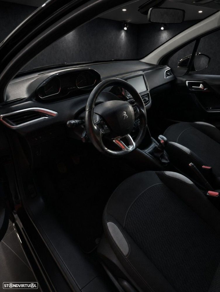 Peugeot 208 1.2 PureTech Active - 8
