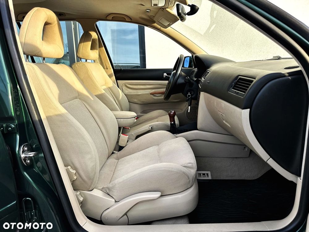 Volkswagen Bora Variant 2.3 V5 - 13