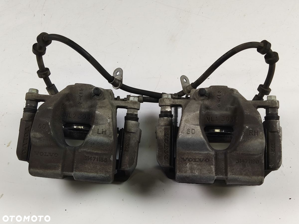 VOLVO XC40 2.0T T4 17-21r Zacisk Hamulcowy Przód Prawy i Lewy - 2