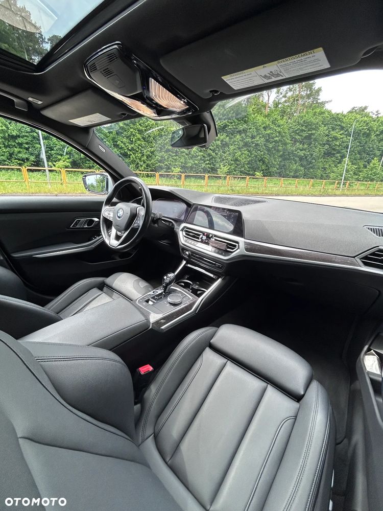 BMW Seria 3 330i Luxury Line sport - 18