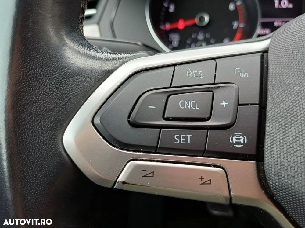 Volkswagen Passat - 20