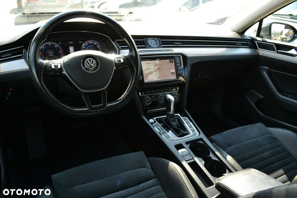 Volkswagen Passat - 10