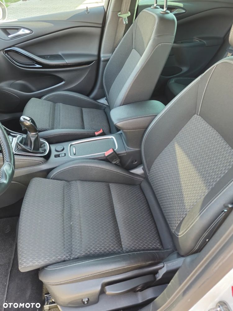 Opel Astra 1.4 Turbo Innovation - 17