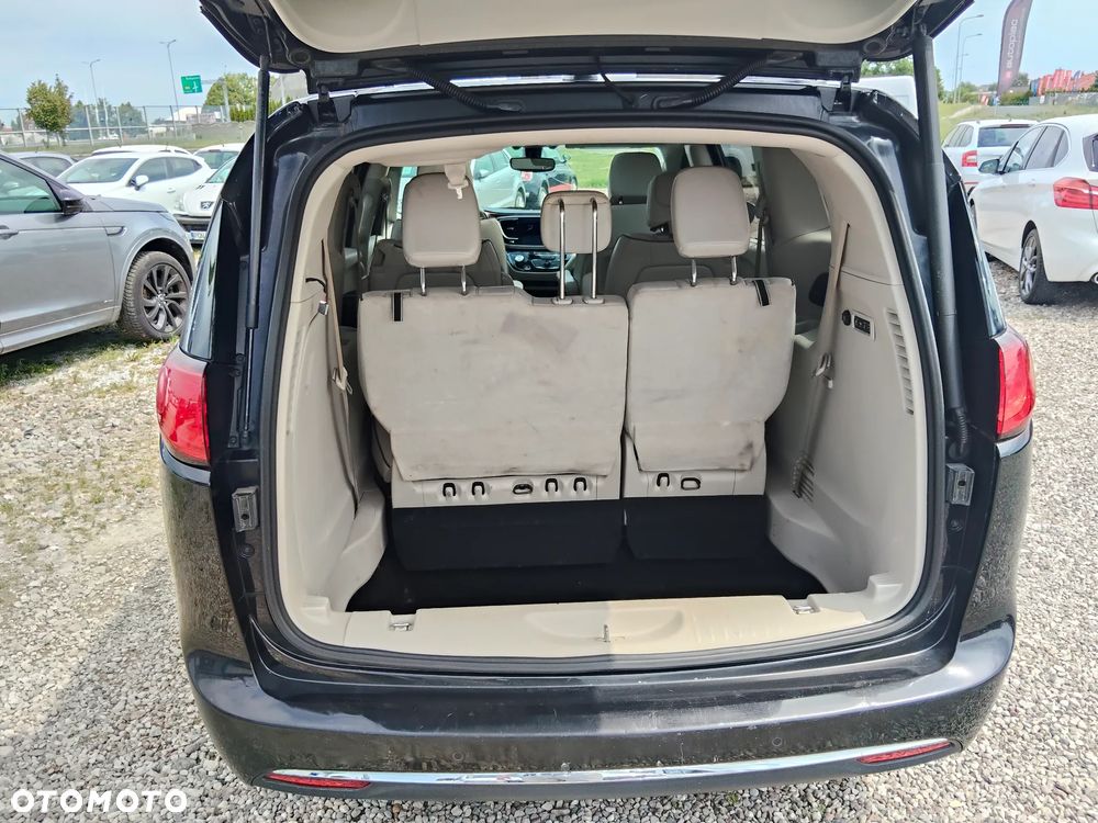 Chrysler Pacifica - 12