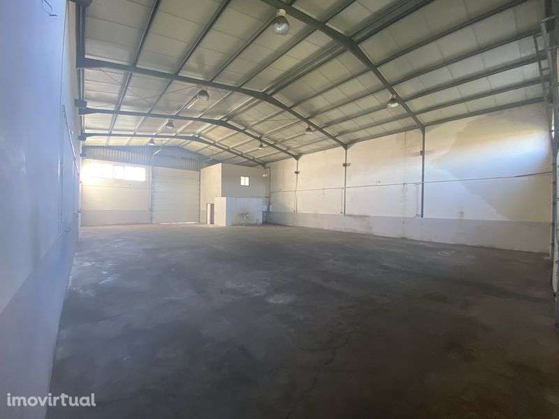 Pavilhão industrial na Moita, Marinha Grande - Grande imagem: 4/12