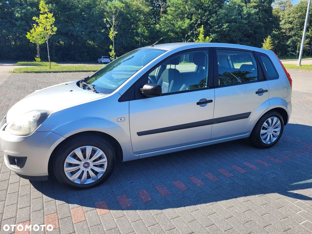 Ford Fiesta 1.4 Ambiente - 16