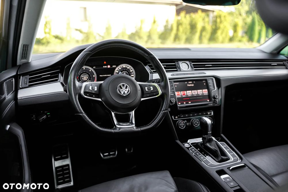 Volkswagen Passat - 8