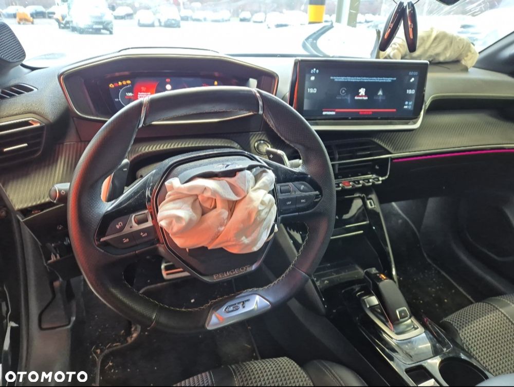 Peugeot 208 PureTech 130 EAT8 GT Pack - 12