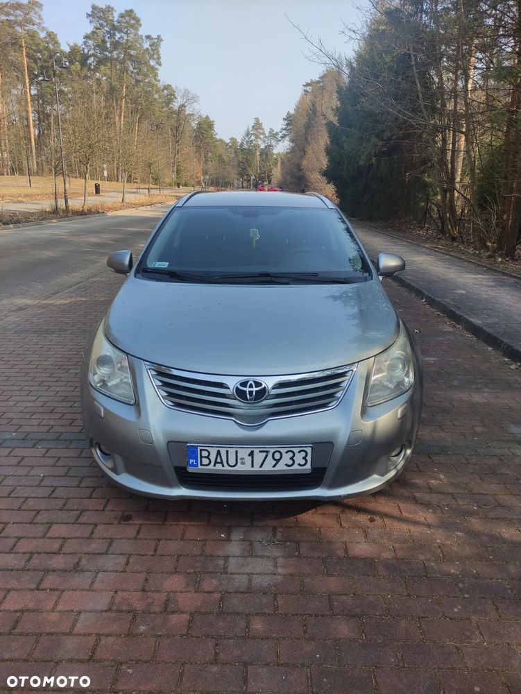 Toyota Avensis 2.0 D-4D Sol - 2
