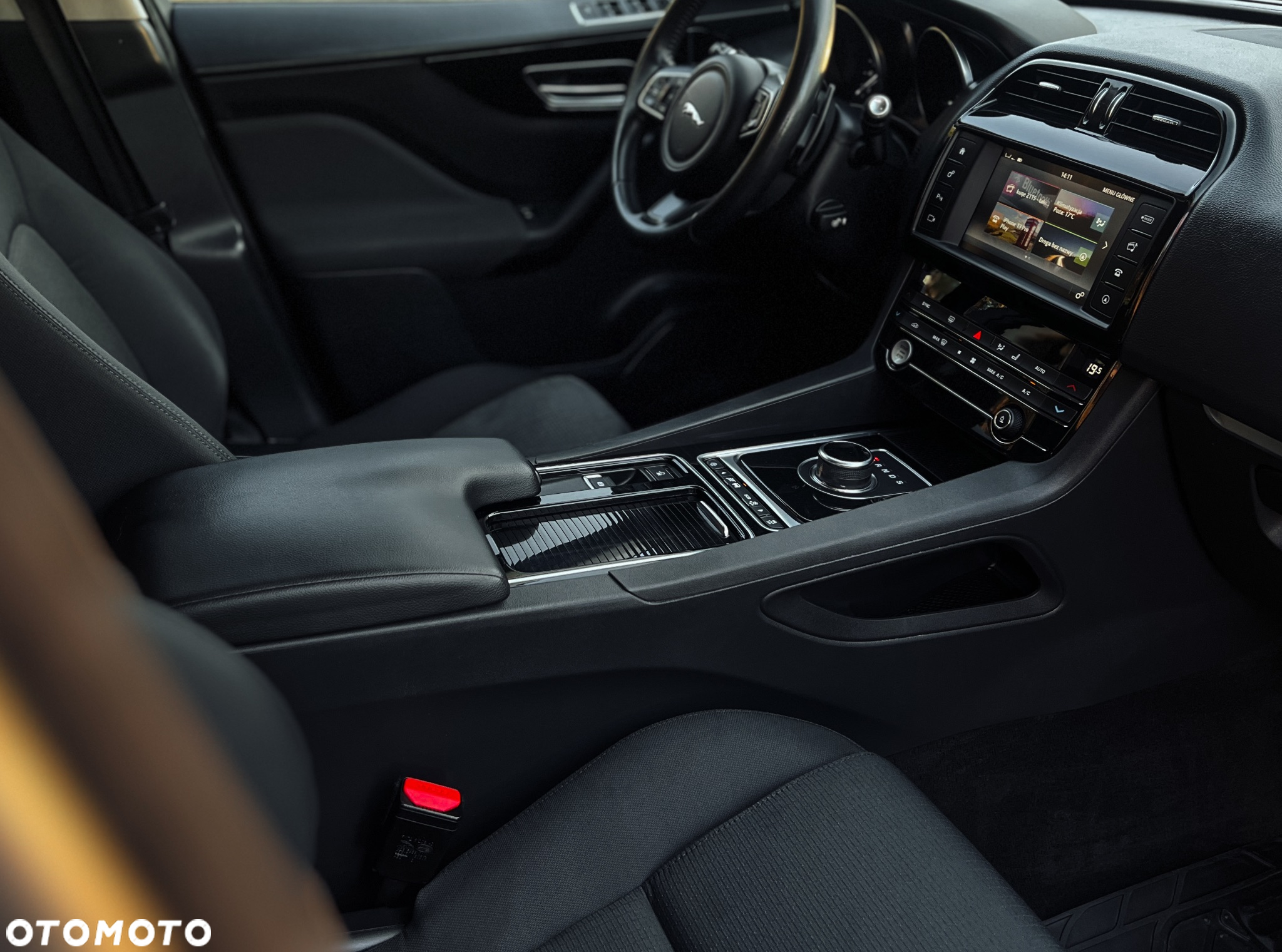 Jaguar F-Pace 20d AWD Prestige - 29