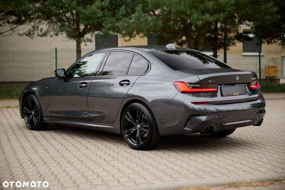 BMW Seria 3 320d xDrive Sport - 12