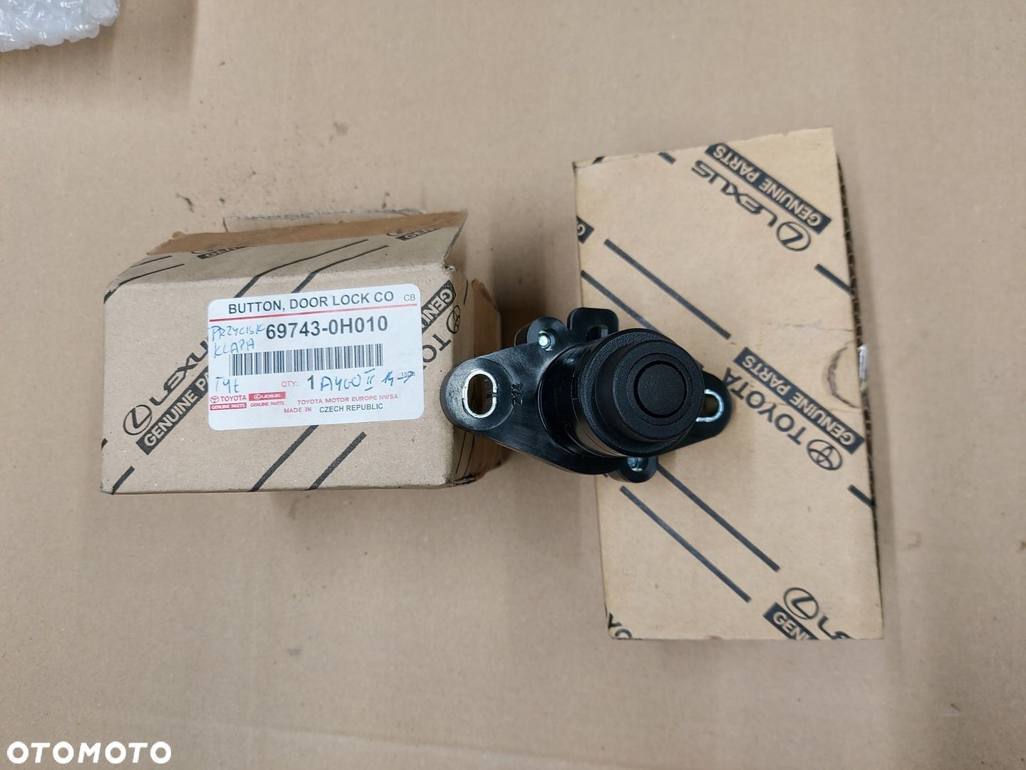 Toyota Aygo II 14- Mikrostyk Przycisk Klapa Bagażnika Tył - 1